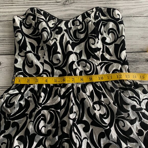 Vintage 90s LA Glo Silver Metallic Black Velvet Strapless Fit and Flare Dress - Picture 12 of 15